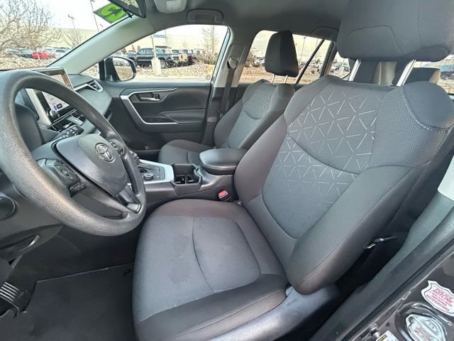 Used 2025 Toyota RAV4 XLE image 20
