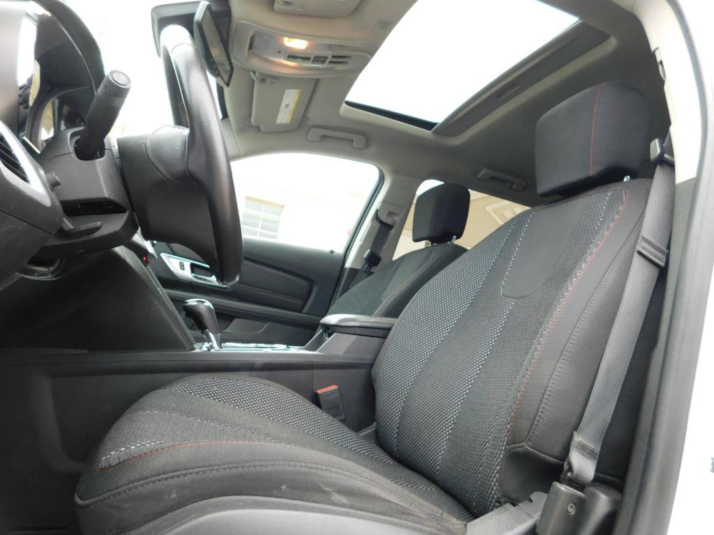 Used 2017 GMC Terrain SLE w/ Technology Package AWD/4WD image 4