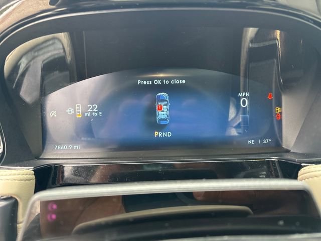 Used 2025 Lincoln Corsair Reserve w/ Equipment Group 202A image 28