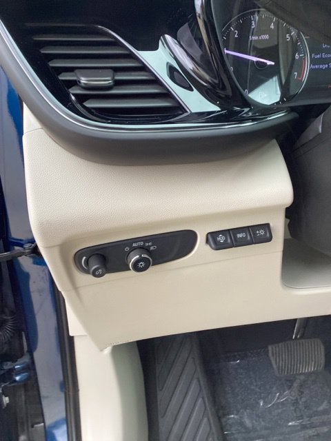 Used 2023 Buick Envision Avenir AWD/4WD image 11