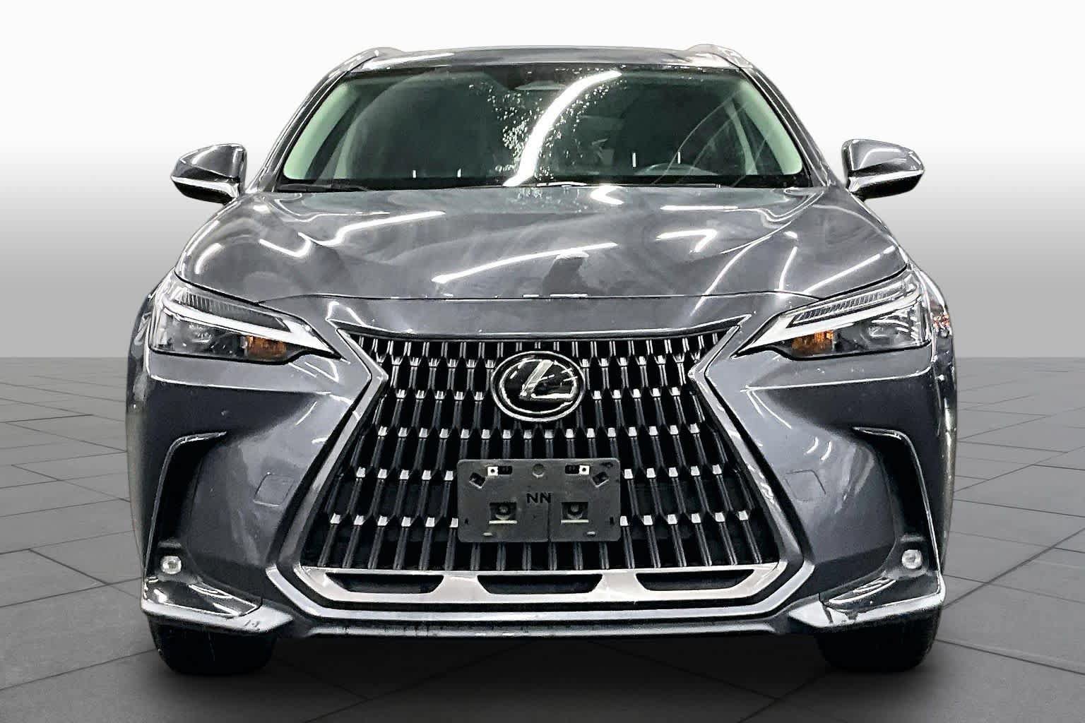 Used 2024 Lexus NX 250 FWD image 3