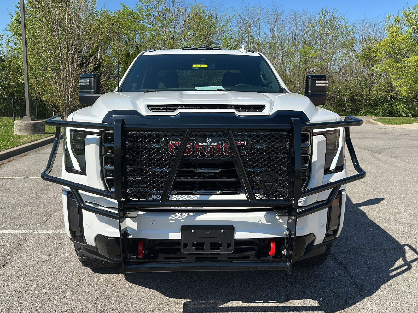 Used 2024 GMC Sierra 2500 AT4 image 8