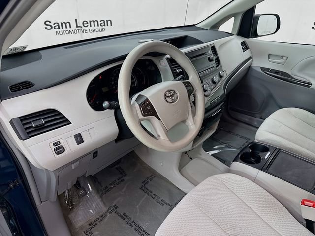 Used 2012 Toyota Sienna LE w/ Towing Pkg FWD image 9