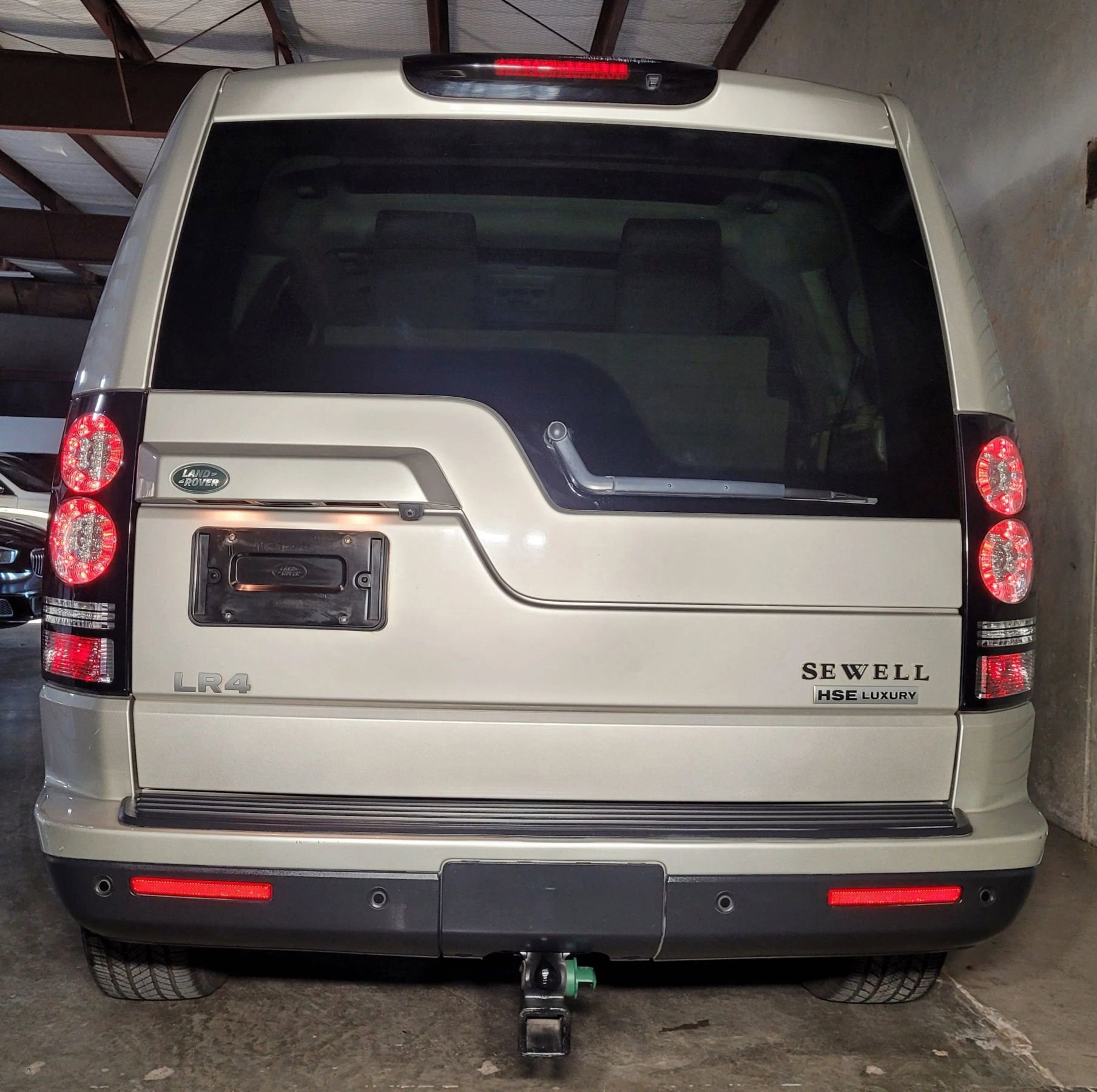 Used 2015 Land Rover LR4 HSE LUX image 9
