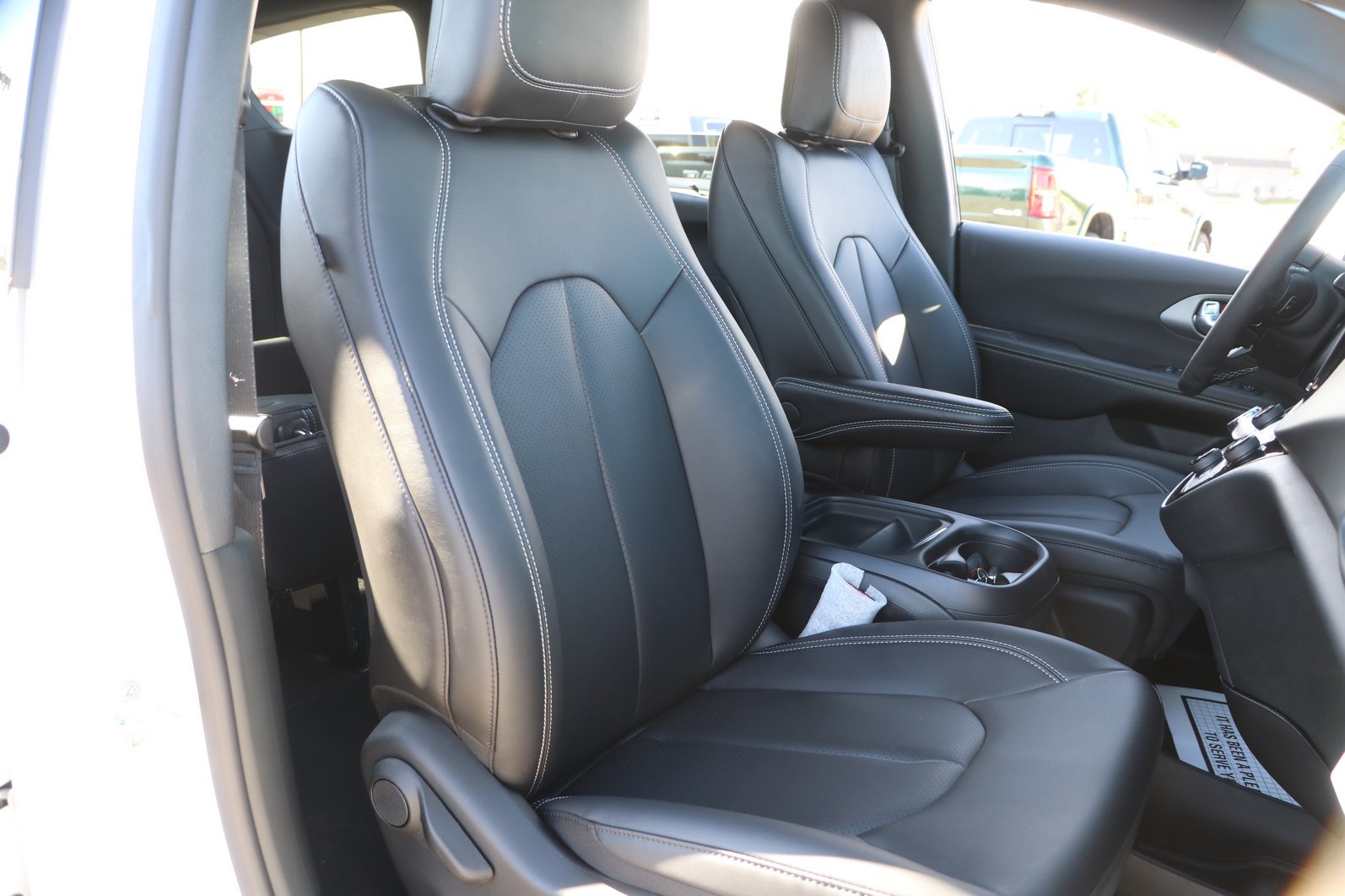 New 2027 Chrysler Pacifica LX FWD image 33