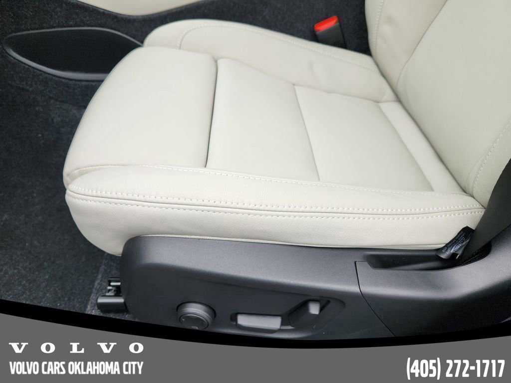 Used 2026 Volvo XC40 B5 Plus w/ Protection Package Premier AWD/4WD image 23
