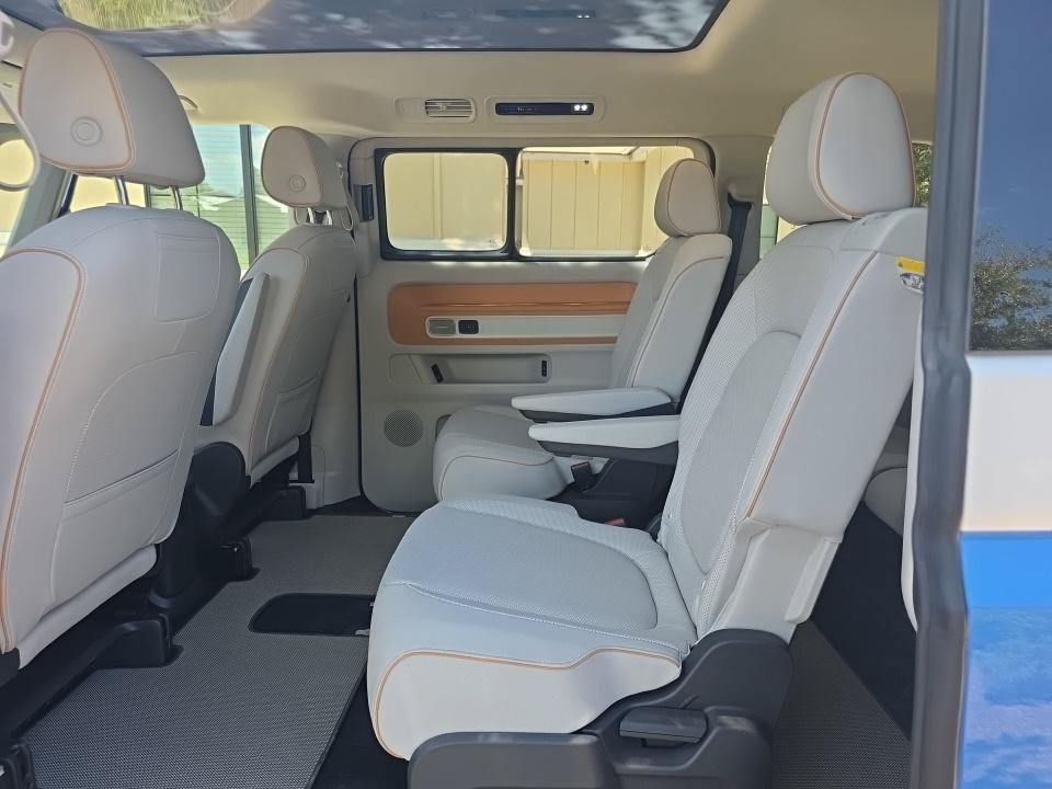 Certified 2025 Volkswagen ID. Buzz 1st Edition AWD/4WD image 12