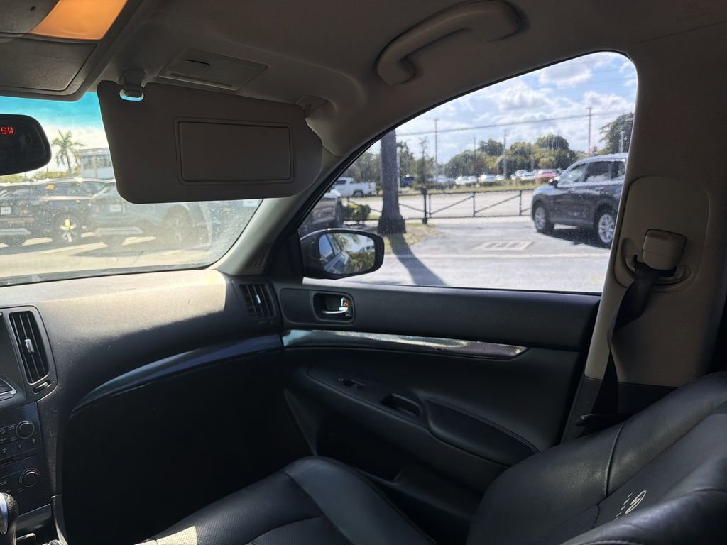 Used 2013 INFINITI G37 Journey RWD image 11