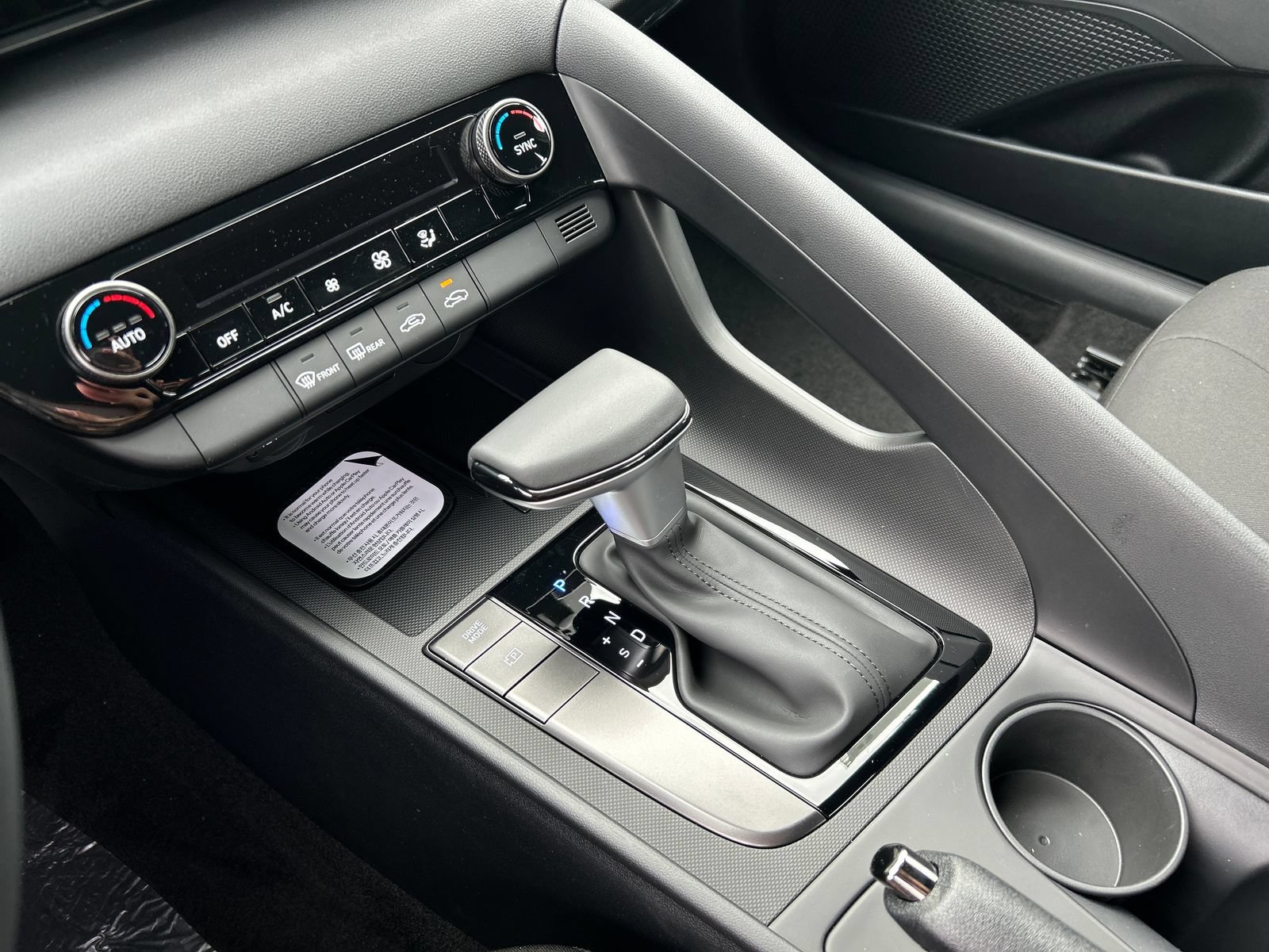 New 2026 Hyundai Elantra SEL Sport FWD image 14