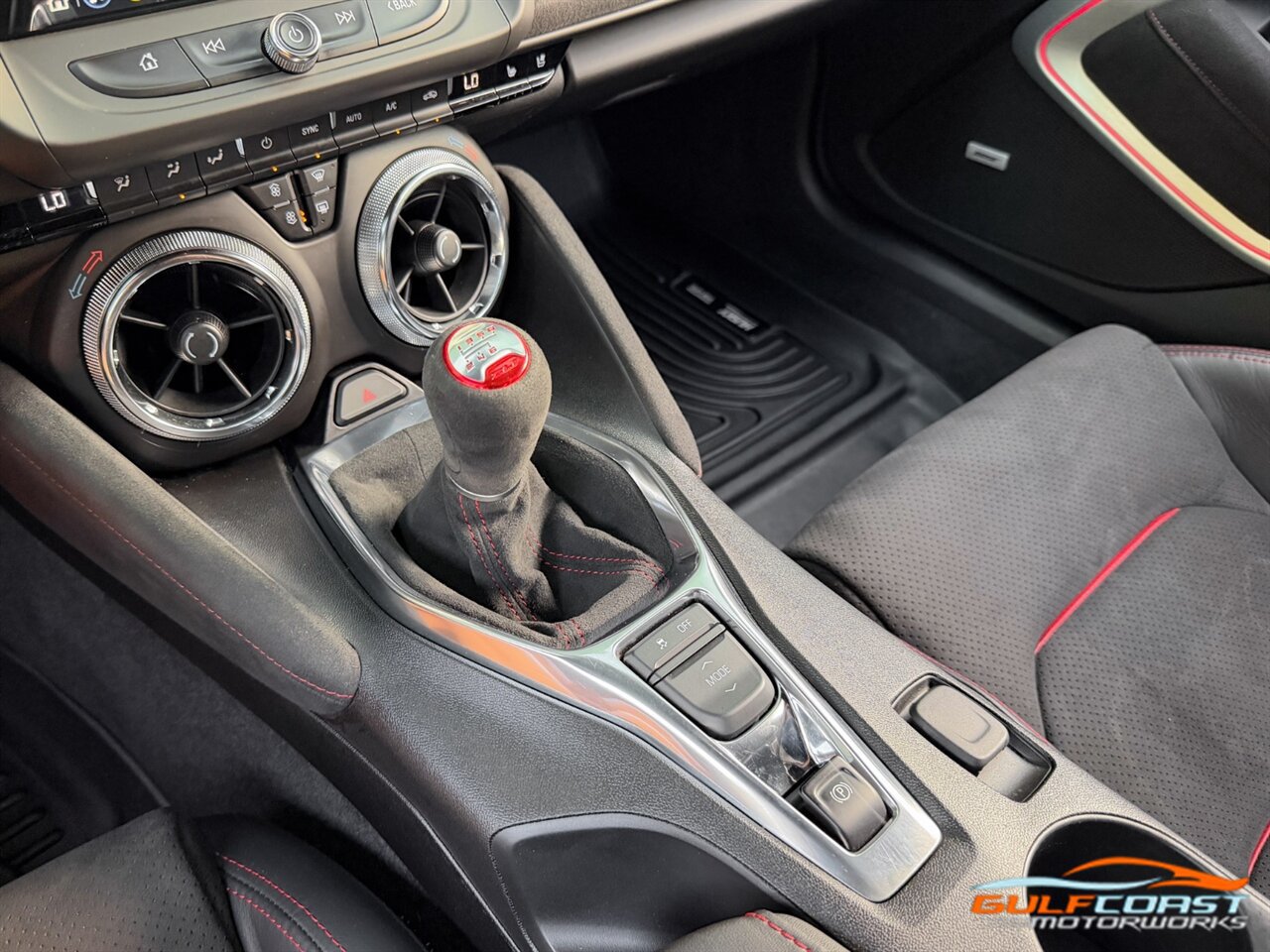 Used 2019 Chevrolet Camaro ZL1 RWD image 18
