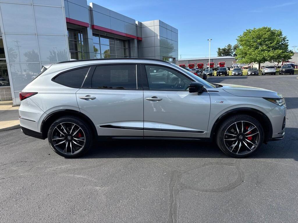 Used 2024 Acura MDX Type S AWD/4WD image 2