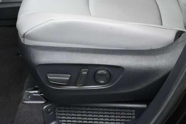 Used 2026 Toyota Sienna XLE AWD/4WD image 21