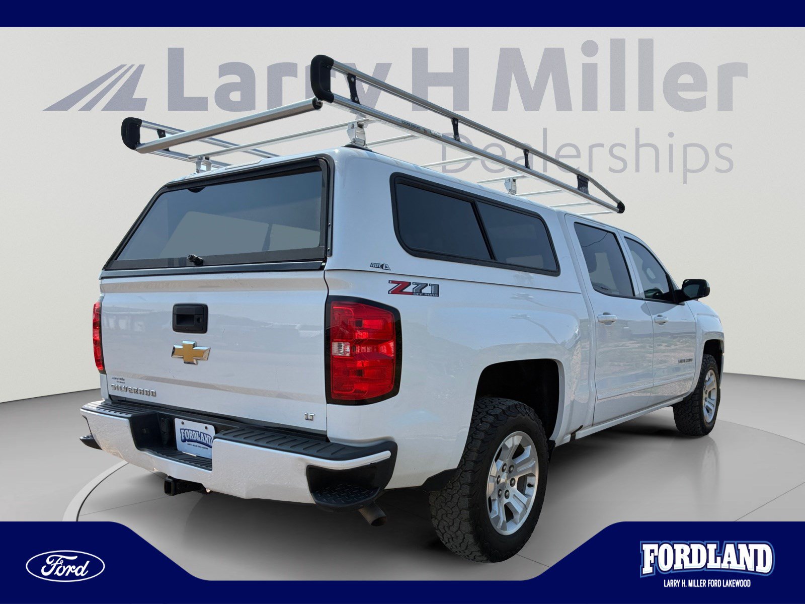 Used 2018 Chevrolet Silverado 1500 LT w/ All Star Edition AWD/4WD image 5