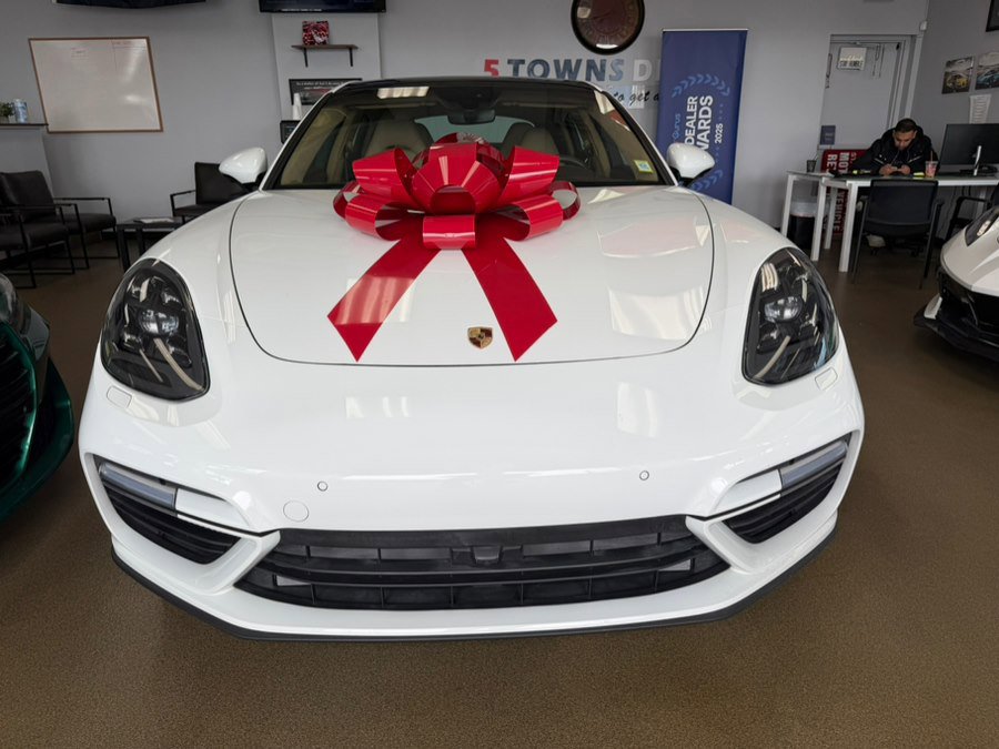 Used 2017 Porsche Panamera Turbo image 3