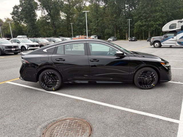 New 2027 Nissan Sentra SR w/ SR Premium Package FWD image 9