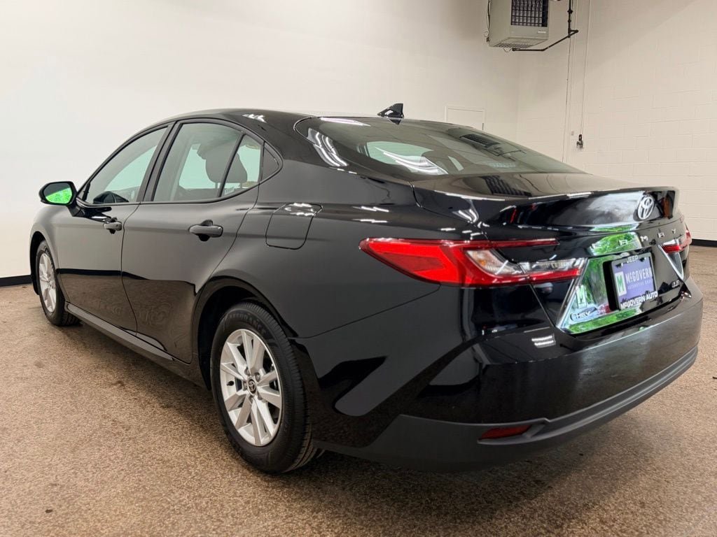 Used 2025 Toyota Camry LE FWD image 3