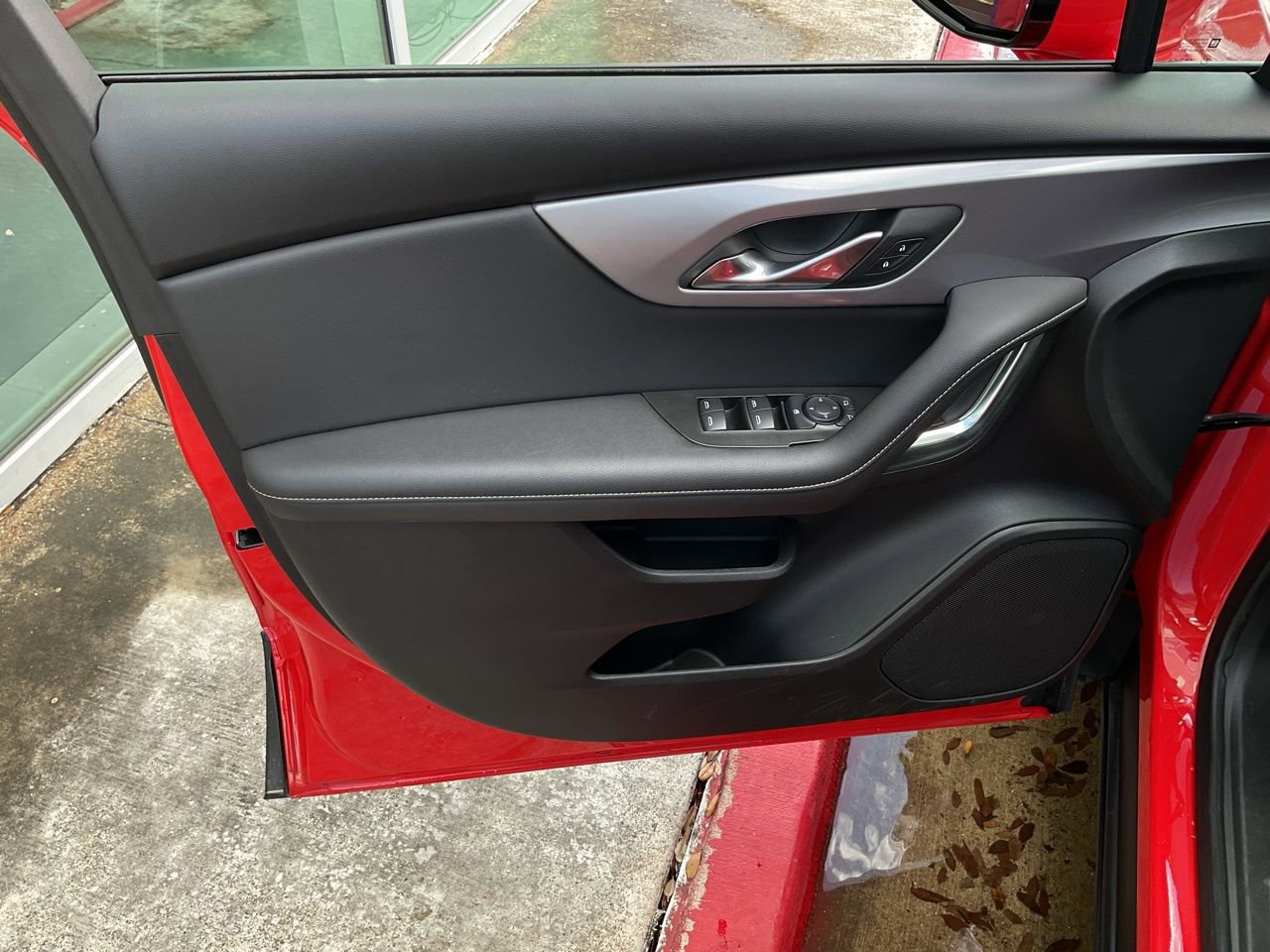 Used 2025 Chevrolet Blazer LT image 12