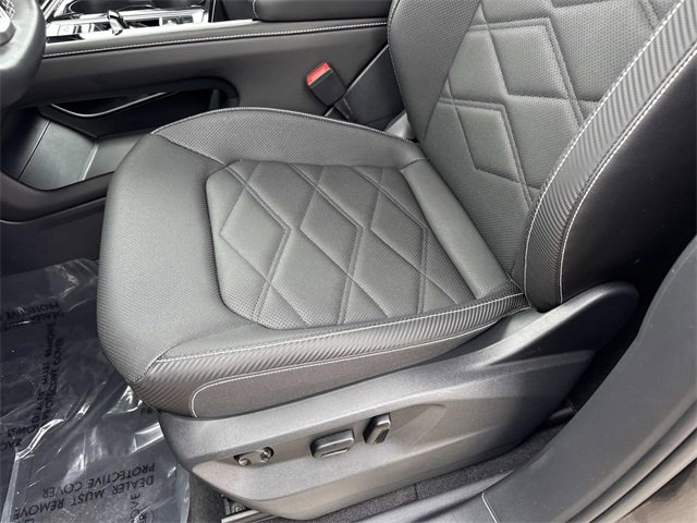 Used 2025 Volkswagen Atlas Cross Sport SE image 14