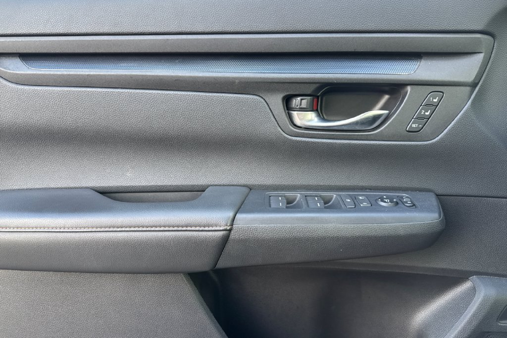 Used 2025 Honda CR-V Sport-L image 14
