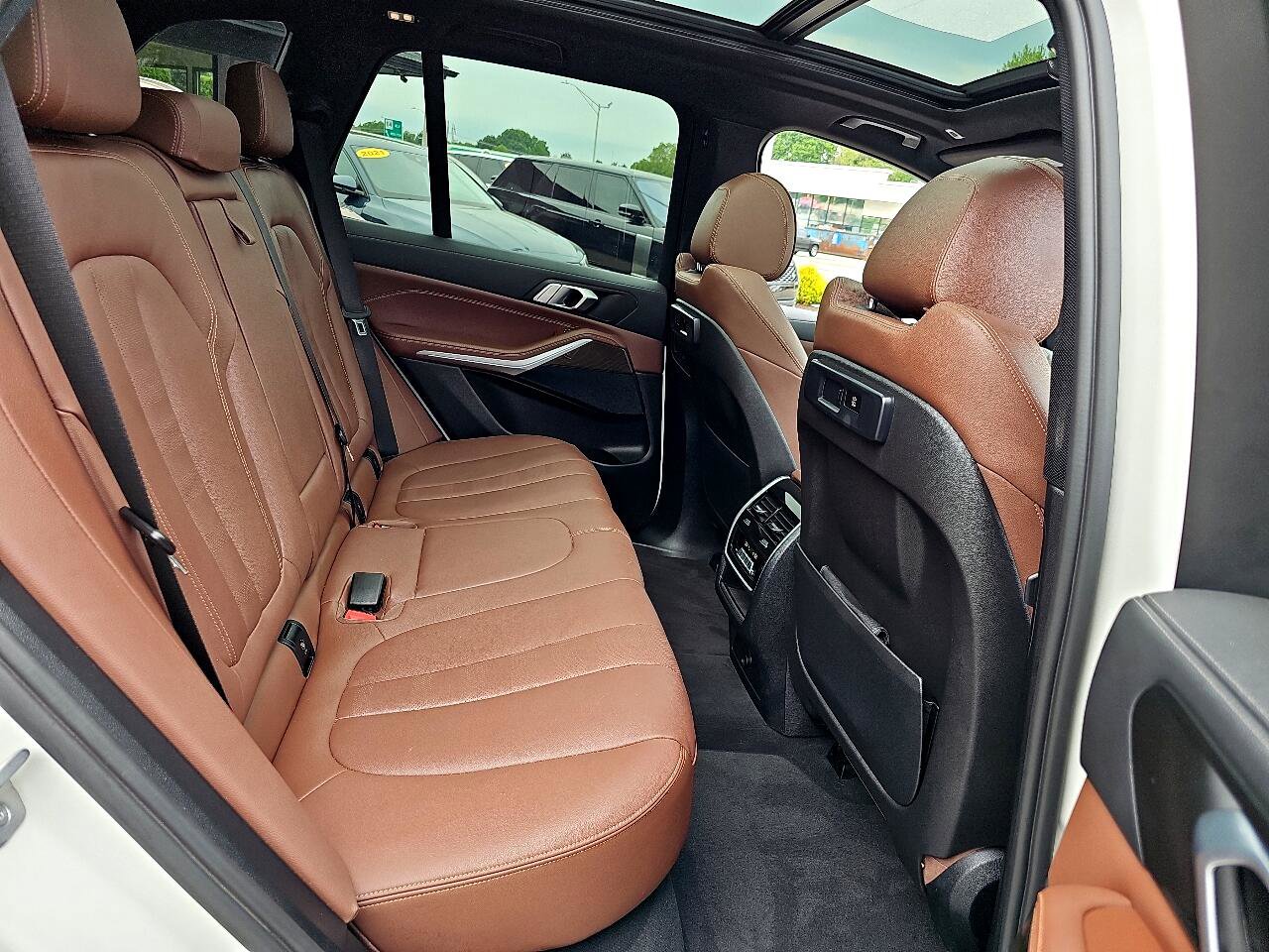 Used 2022 BMW X5 xDrive40i w/ M Sport Package image 42