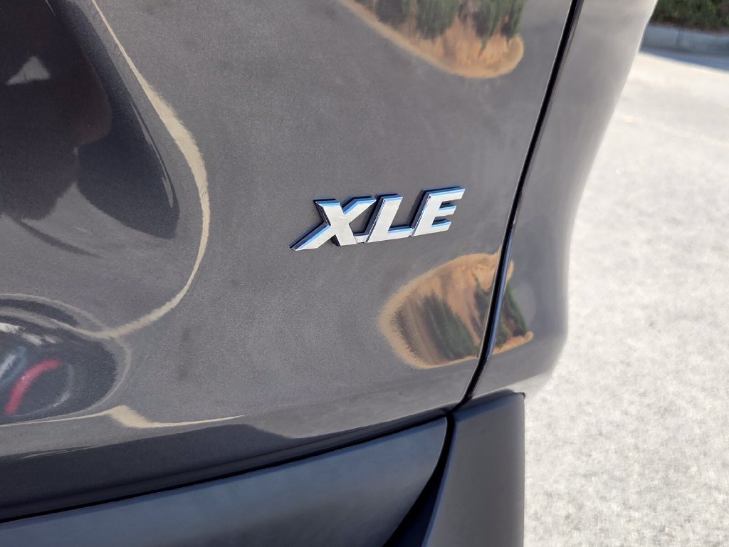 Used 2024 Toyota RAV4 XLE FWD image 11
