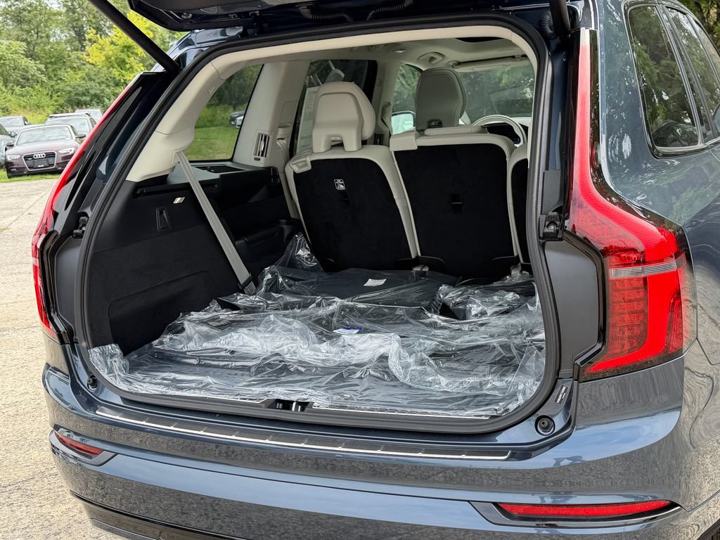 New 2026 Volvo XC90 B6 Ultra w/ Protection Package Premier AWD/4WD image 13