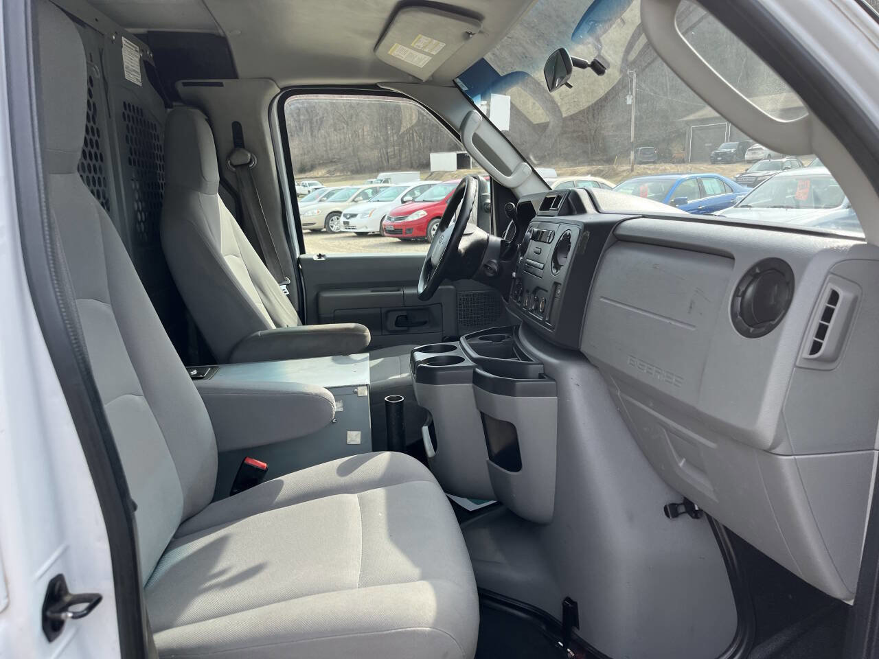 Used 2013 Ford E-250 and Econoline 250 image 3