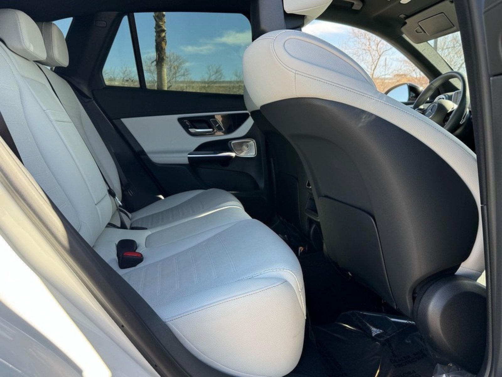 Certified 2025 Mercedes-Benz GLC 300 4MATIC image 22