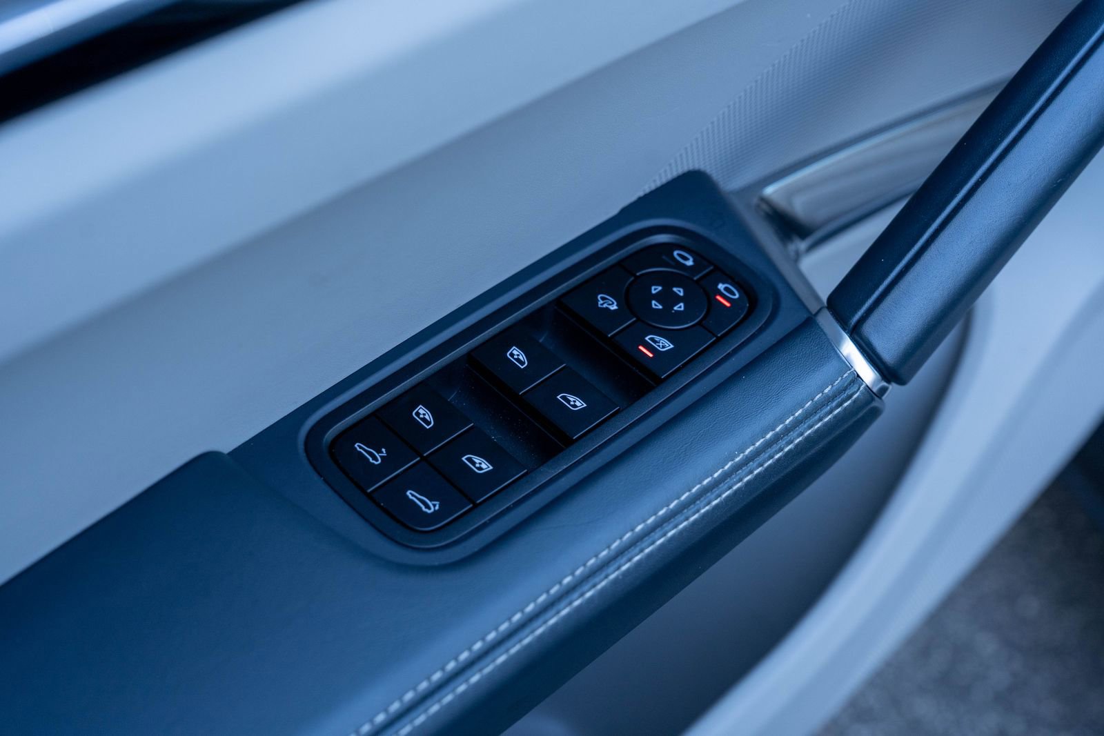 Certified 2023 Porsche Cayenne Turbo image 21