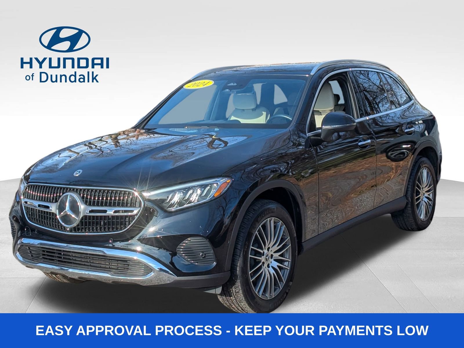 Used 2024 Mercedes-Benz GLC 300 4MATIC image 1