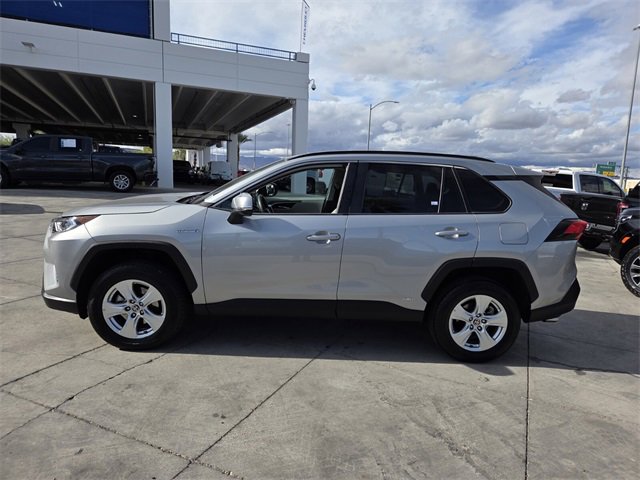 Used 2021 Toyota RAV4 XLE w/ Convenience Package image 3