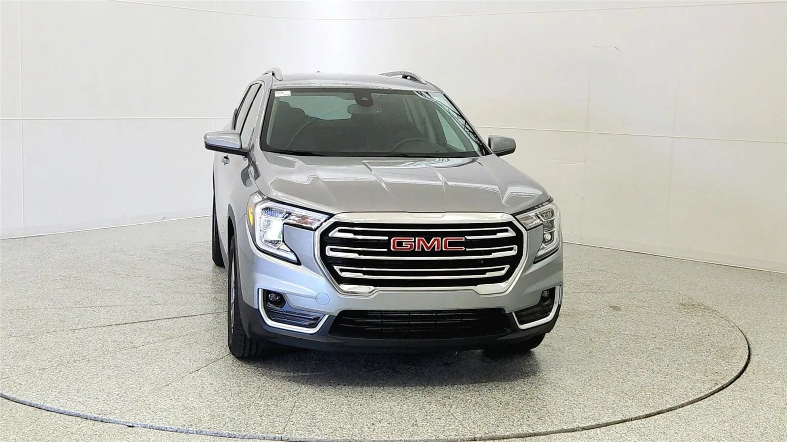 Used 2023 GMC Terrain SLT FWD image 2