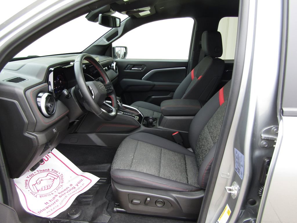 Used 2024 Chevrolet Colorado Z71 w/ Z71 Convenience Package 2 image 25