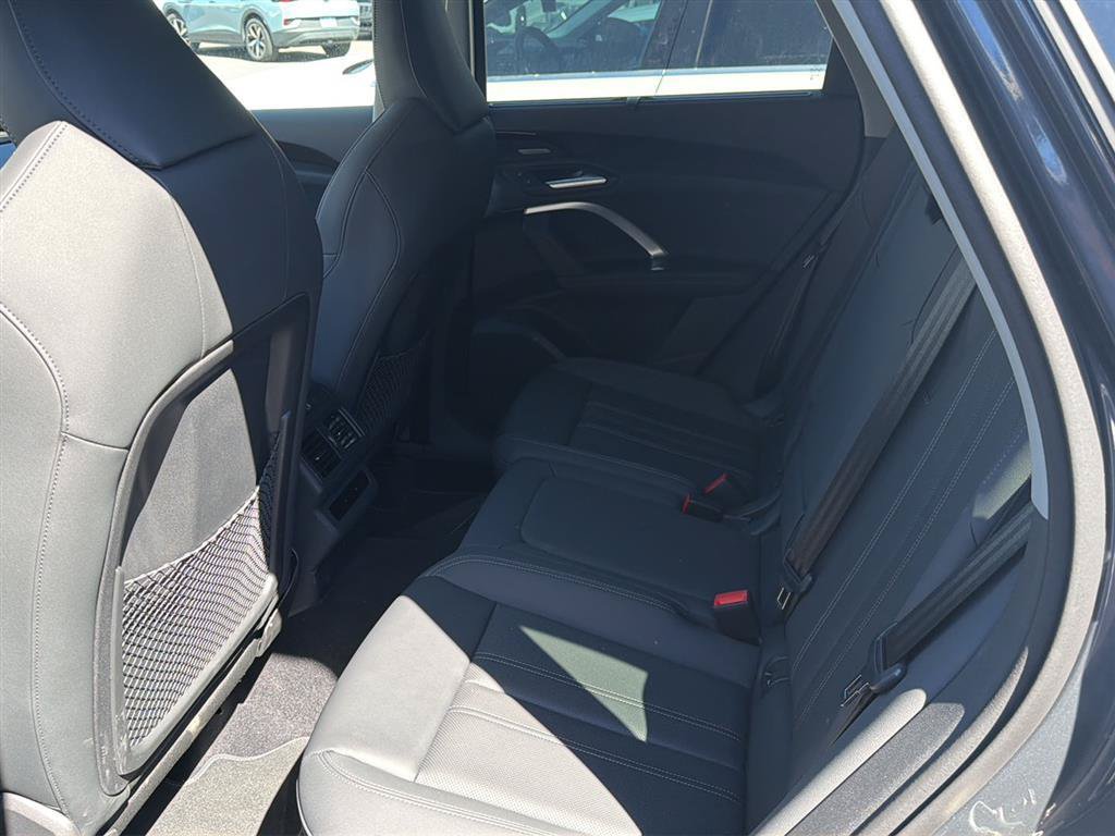 Used 2025 Audi Q5 Premium Plus w/ Premium Plus AWD/4WD image 6