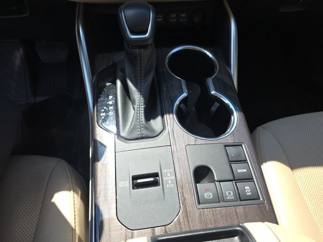 Used 2024 Toyota Highlander Platinum FWD image 17