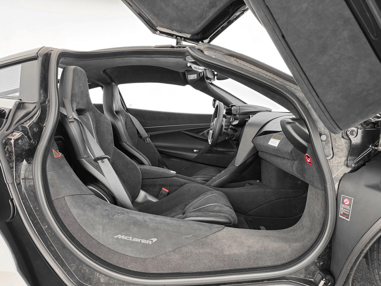 Used 2026 McLaren 750S RWD image 25