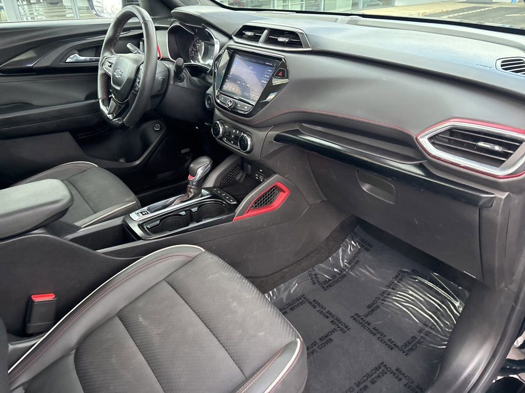 Used 2022 Chevrolet TrailBlazer RS w/ Sun and Liftgate Package image 23