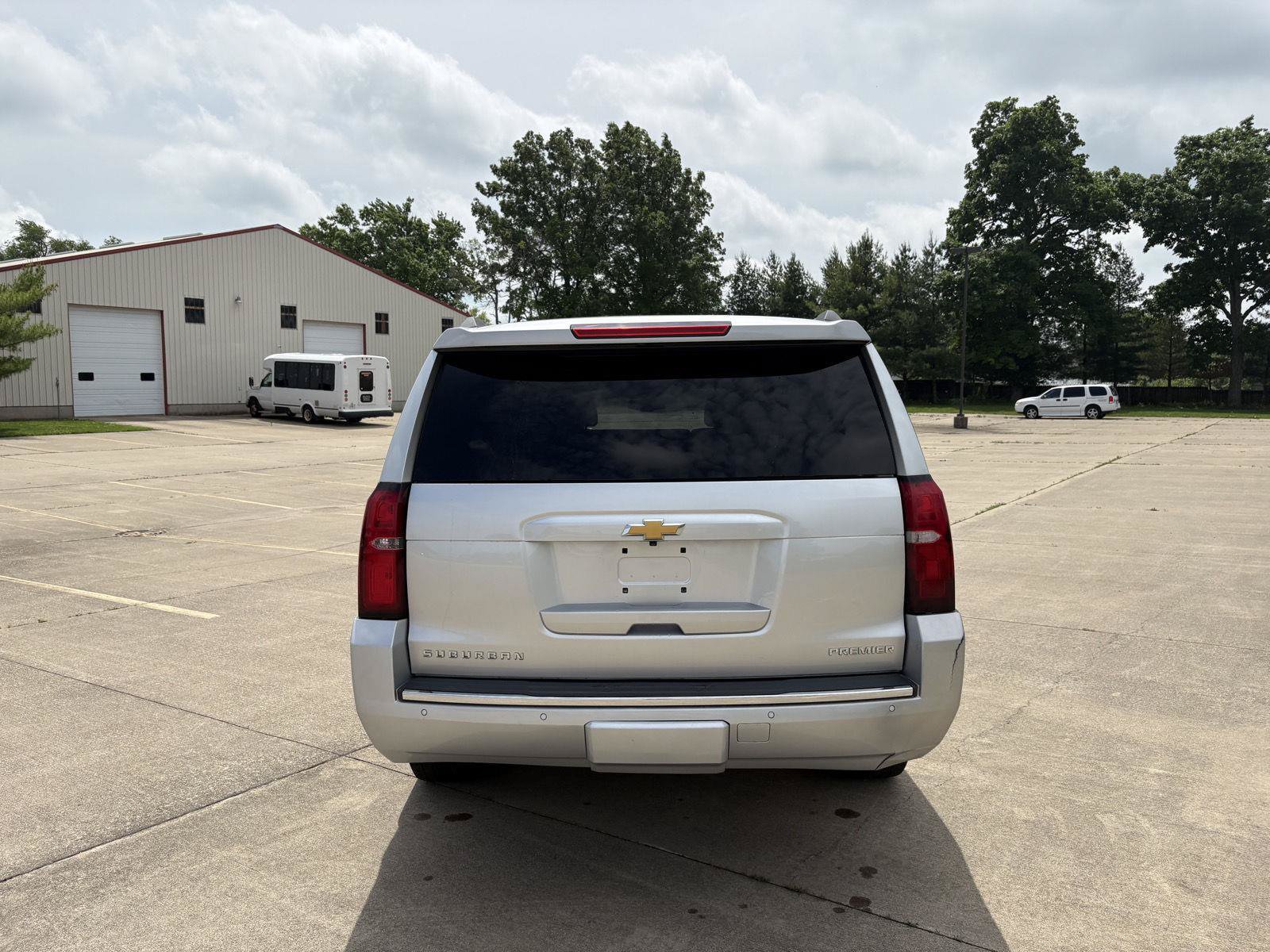 Used 2020 Chevrolet Suburban Premier AWD/4WD image 28