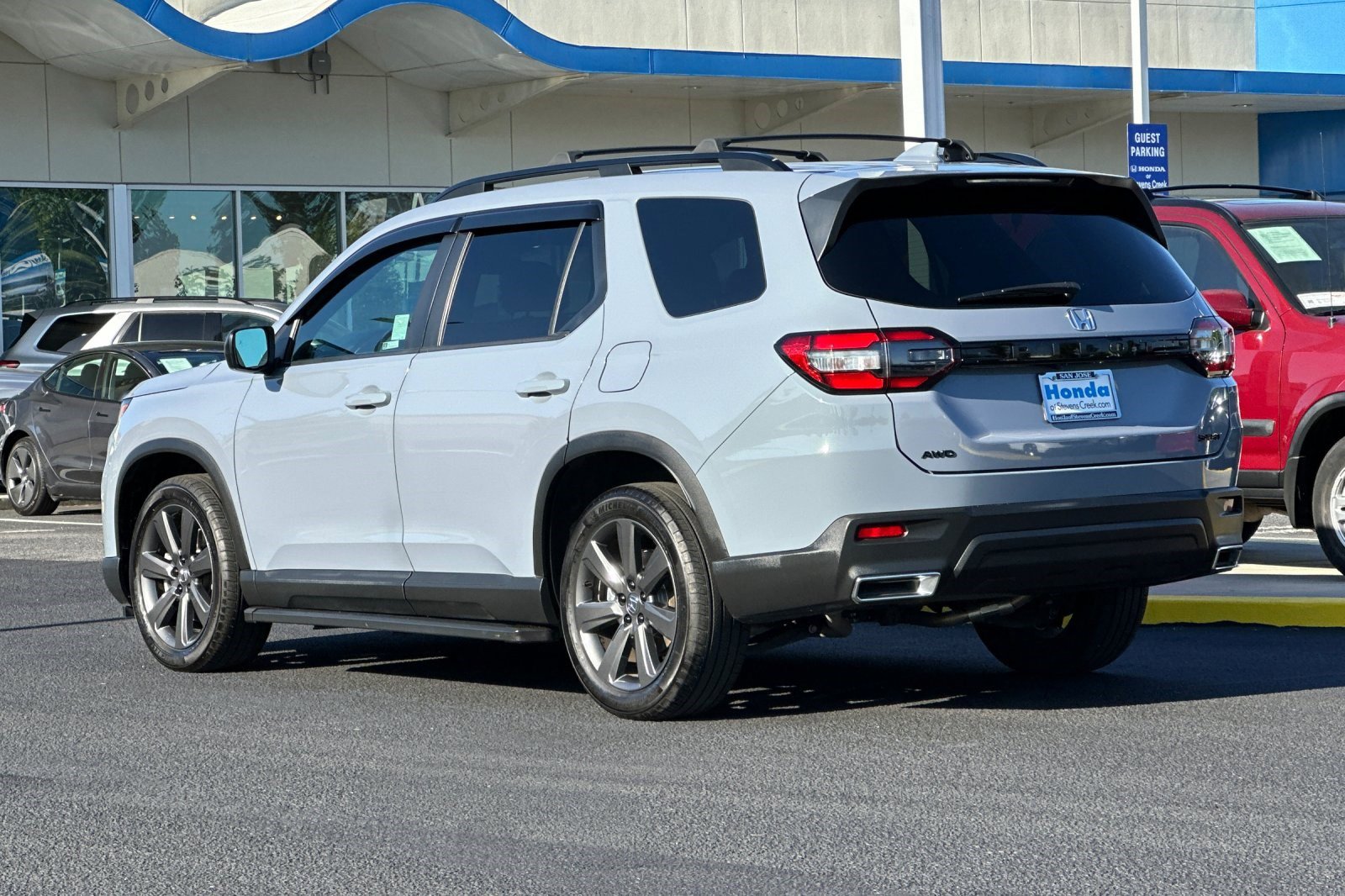 Used 2023 Honda Pilot Sport image 3