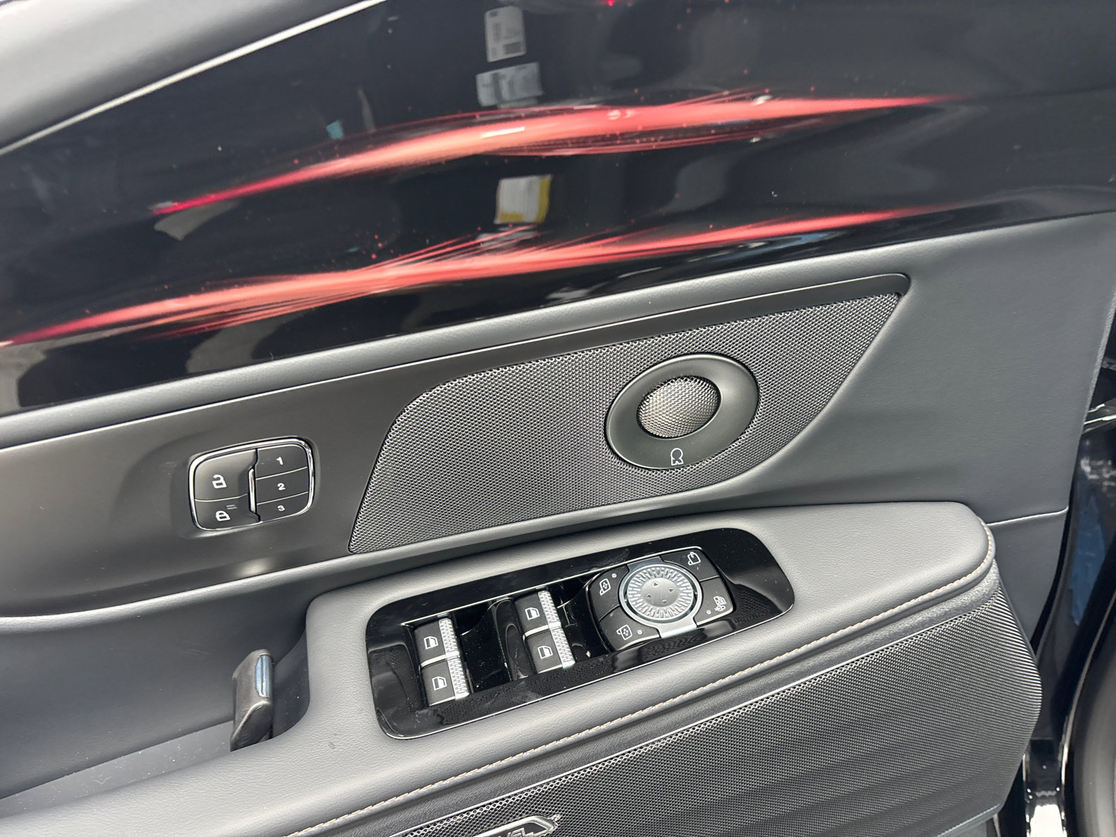 New 2026 Lincoln Nautilus Reserve w/ Jet Appearance Package image 12