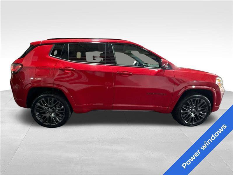 Used 2022 Jeep Compass Limited w/ (RED) Package AWD/4WD image 4
