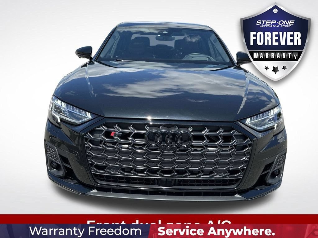 Used 2024 Audi S8 AWD/4WD image 10