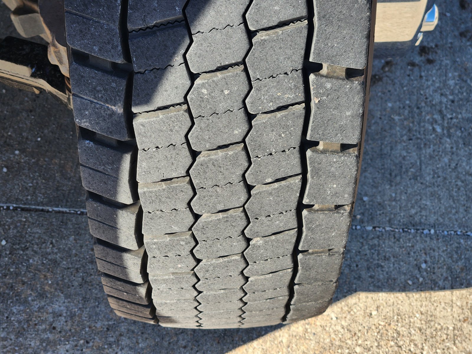 Certified 2024 Ford F450 Platinum w/ FX4 Off-Road Package AWD/4WD image 12