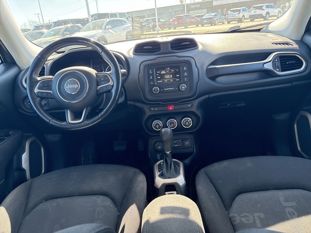 Used 2017 Jeep Renegade Latitude w/ Cold Weather Group image 12