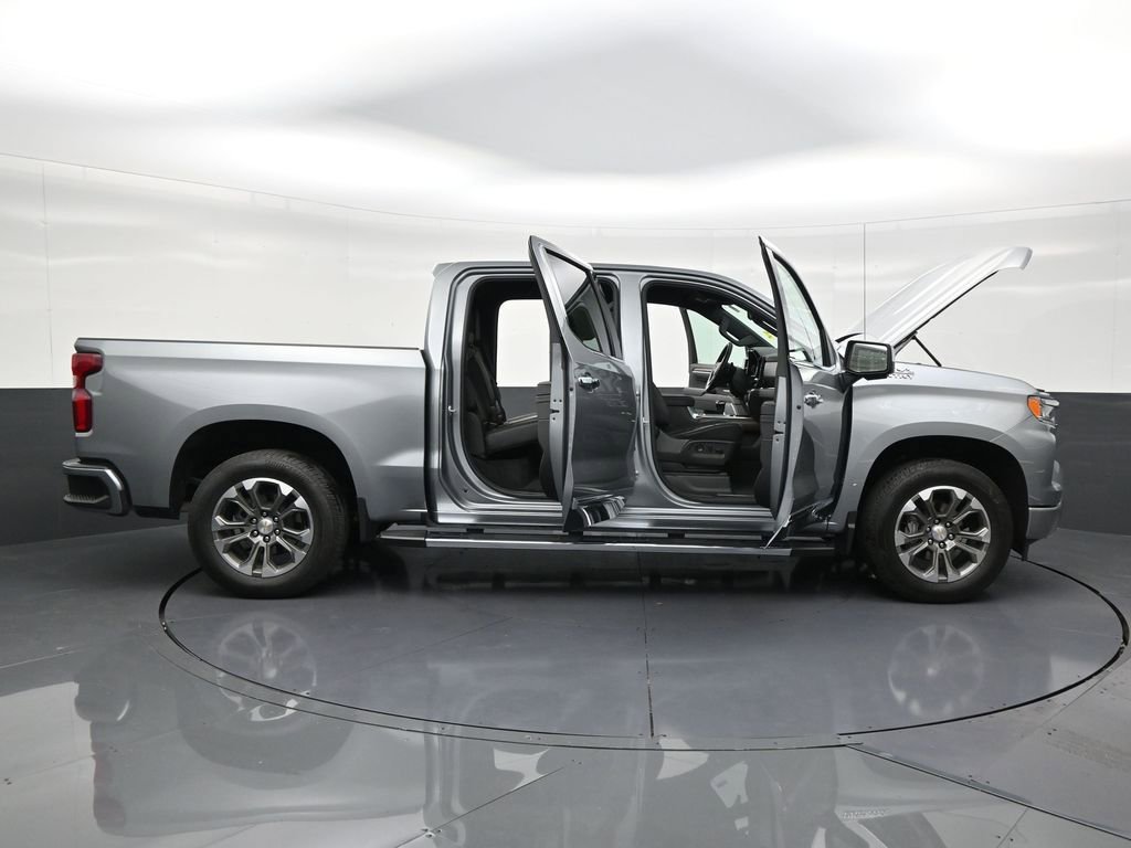 Used 2025 Chevrolet Silverado 1500 High Country RWD image 30