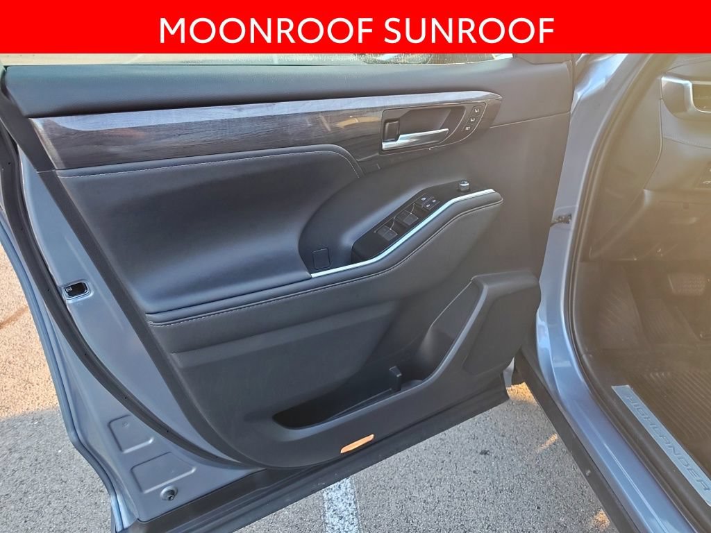 Used 2021 Toyota Highlander Limited AWD/4WD image 6