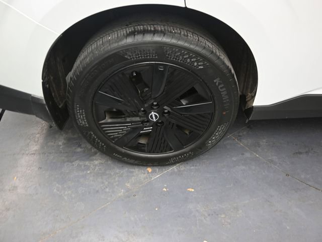 Certified 2025 Nissan Murano SV image 9