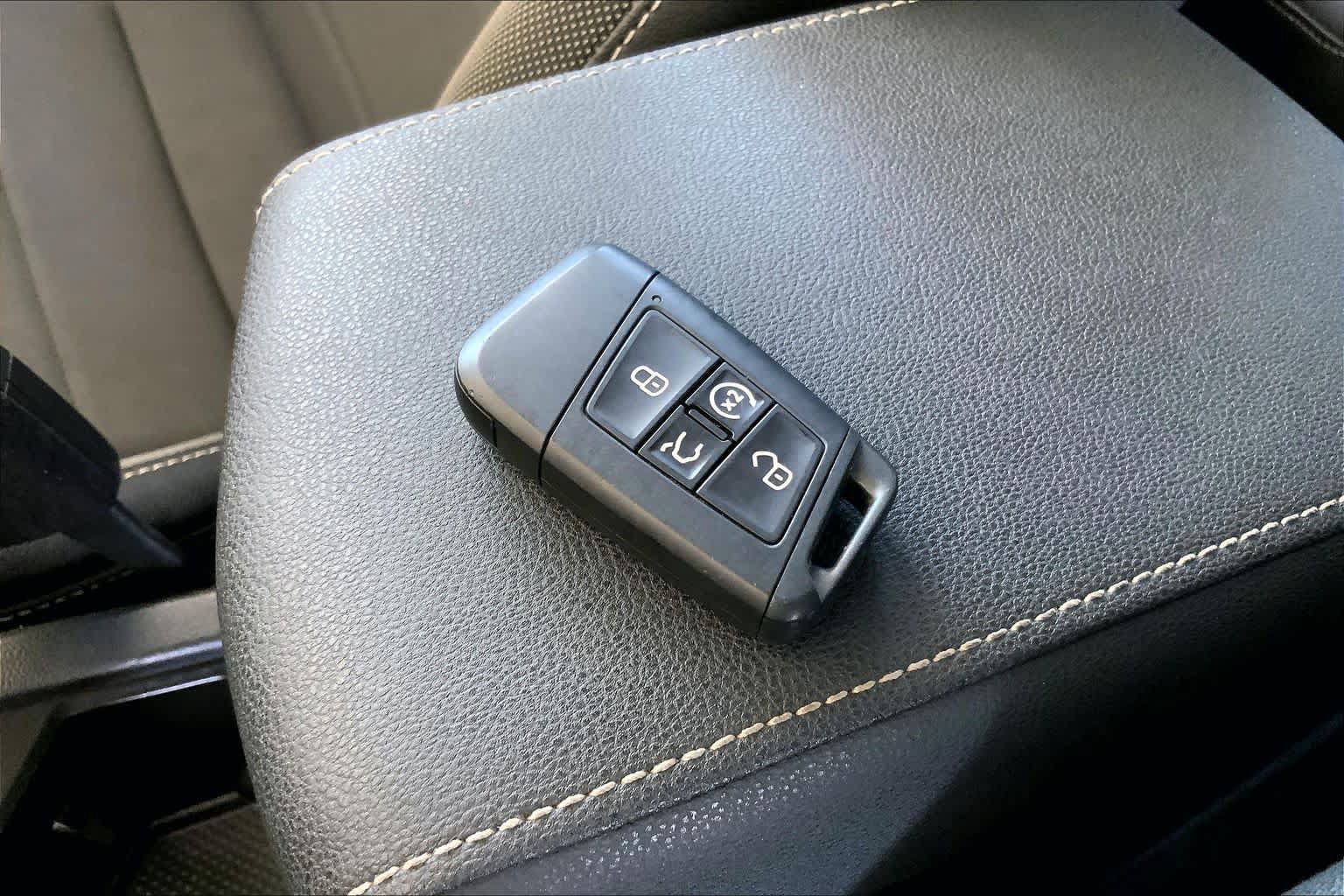 Used 2024 Volkswagen Taos SE AWD/4WD image 15