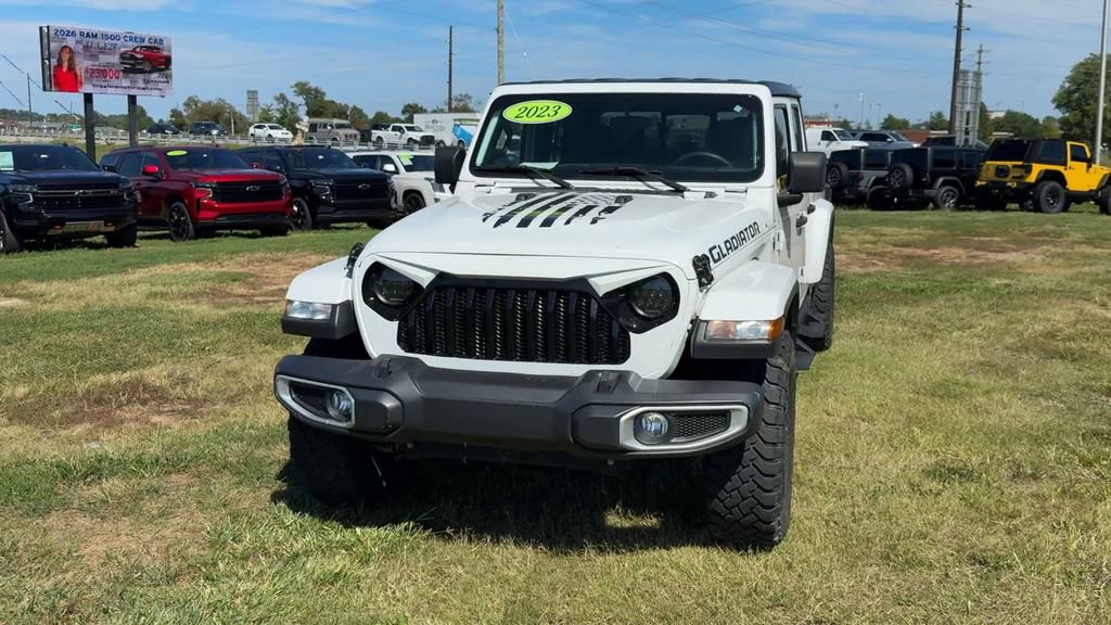 Used 2023 Jeep Gladiator Sport AWD/4WD image 2