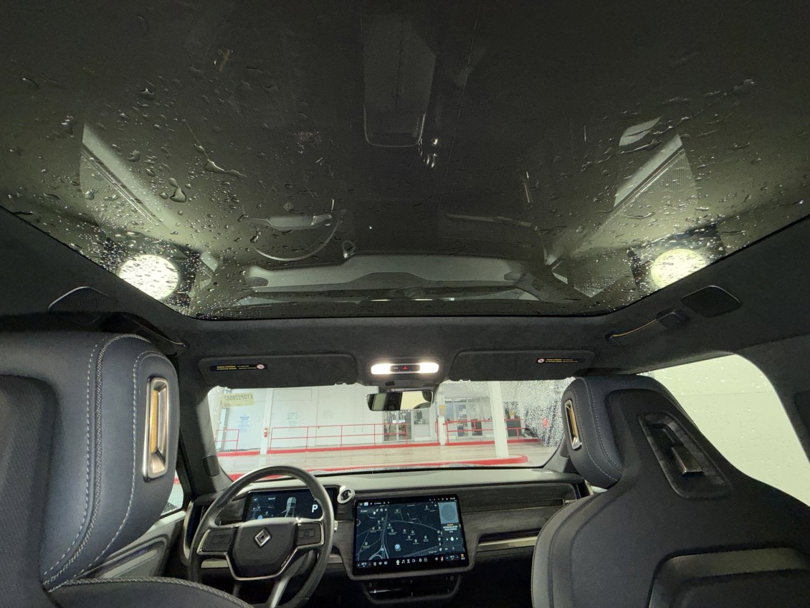 Used 2022 Rivian R1T Adventure image 21
